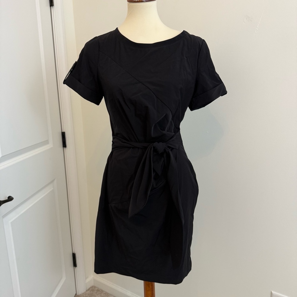 Diane Von Furstenberg Black Short Sleeve Tie-Waist Mini Dress